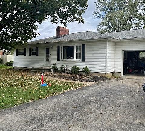 3rd image of 1683 Hillcrest Ave