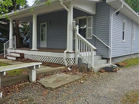 2nd image of 5002 Oriole Ave