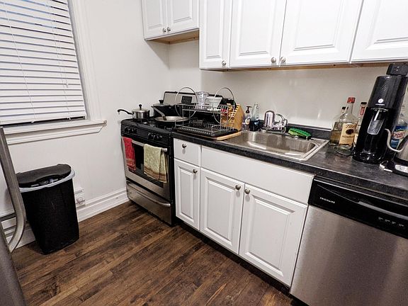 3rd image of 2131-33 W Giddings St #2131-1A