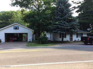 9668 W Silver Lake Rd, Mears, MI 49436