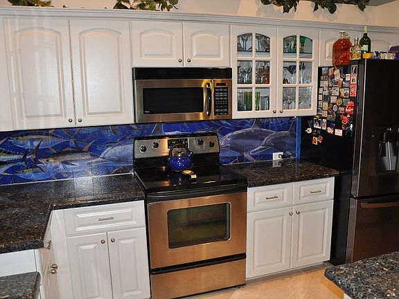 Custom Backsplash/Cabinets