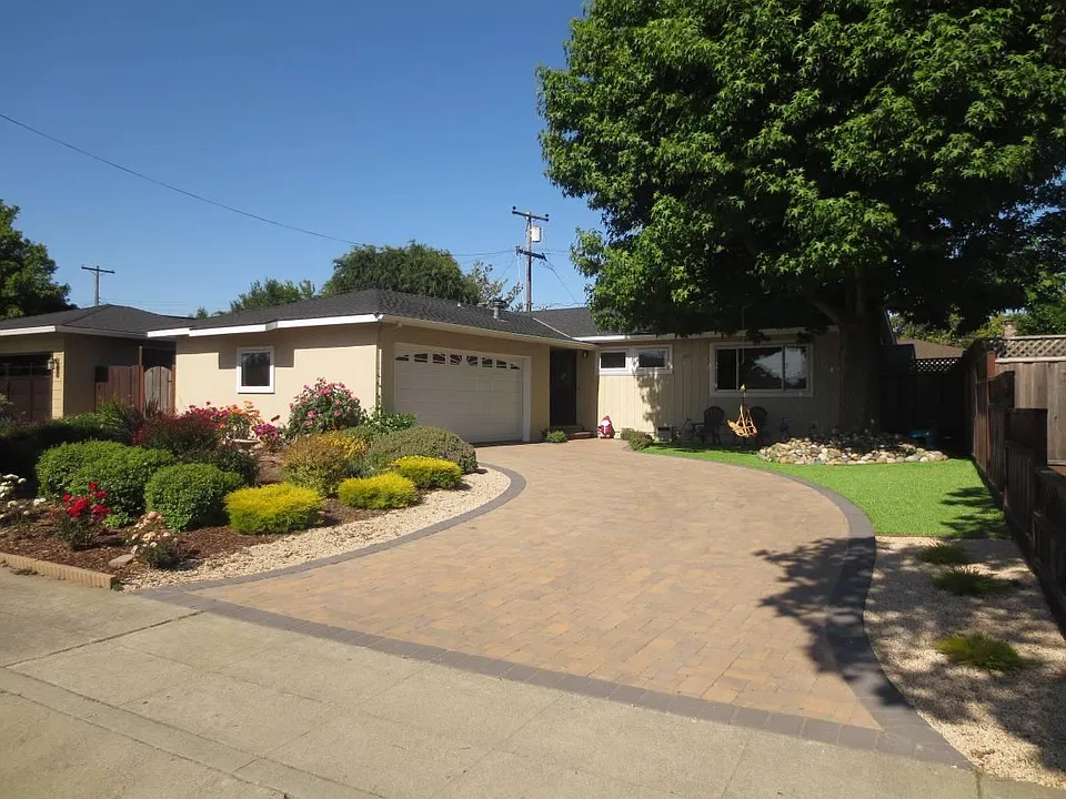 811 Nectarine Ave