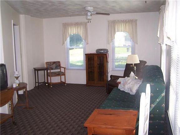 3rd image of 134 High St