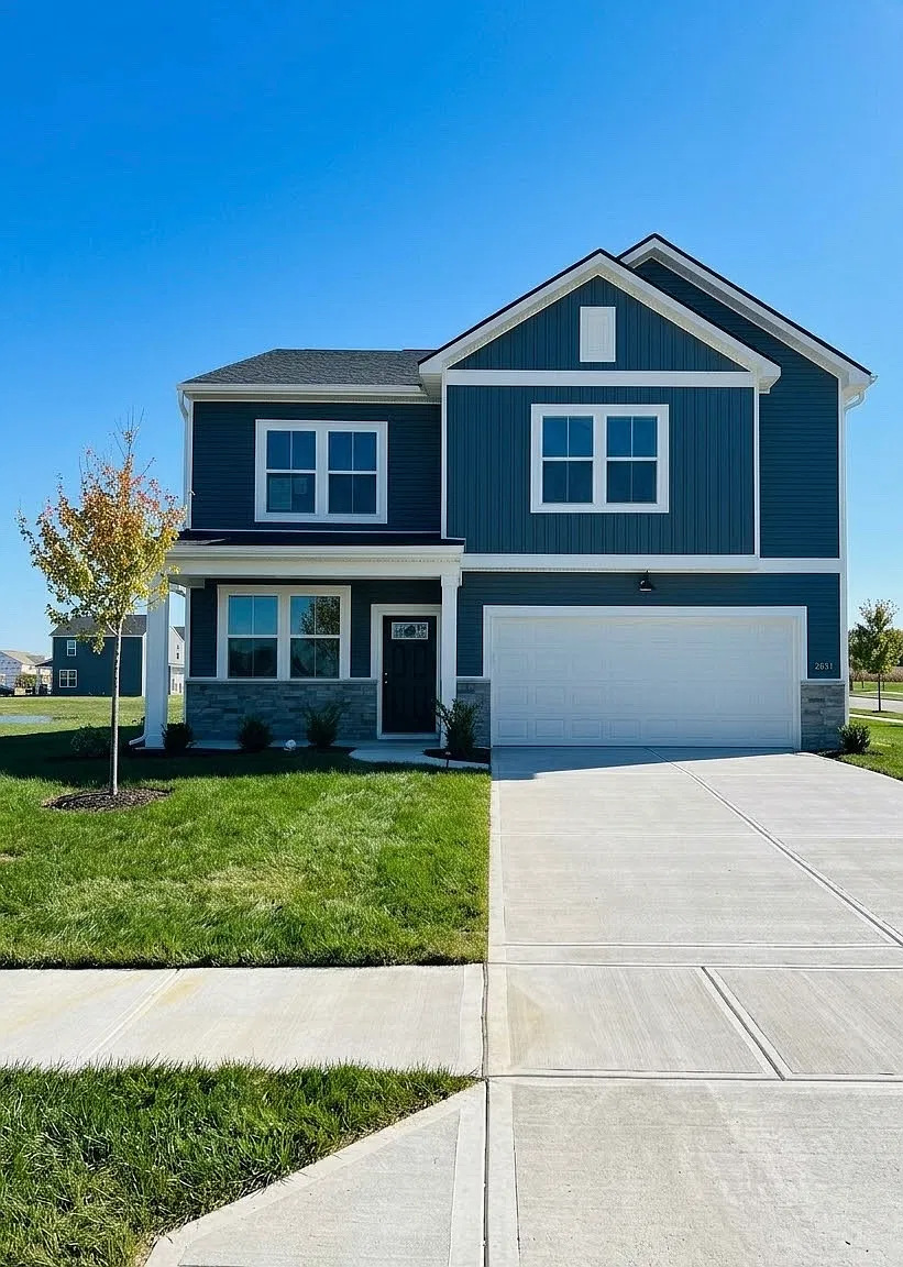 4 bed, 2.5 bath, 2600 sqft, $2,775 — Photo 1