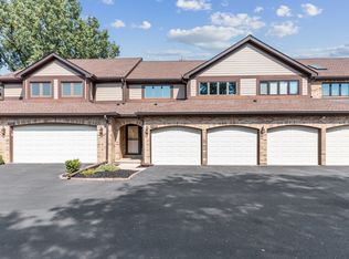 1910 Golf View Dr, Bartlett, IL 60103