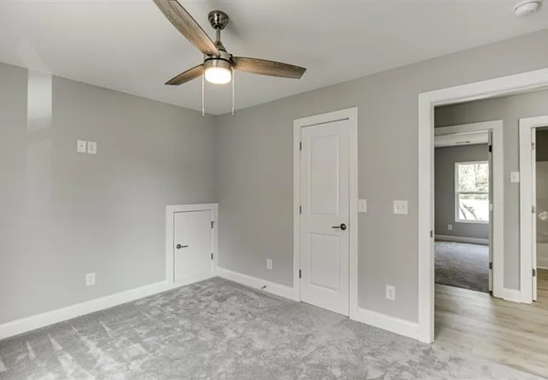 1641 E Broad St — Photo 26