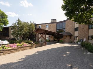 2680 Oxford St N APT 141, Roseville, MN 55113