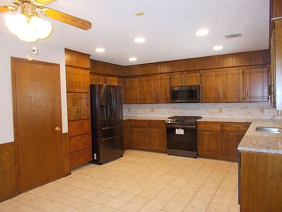 4th image of 2505 Trailwood Dr