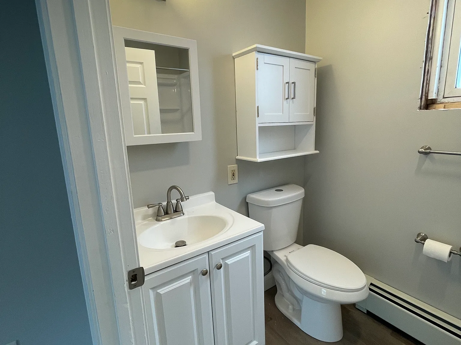 3 bed, 1000 sqft, $2,851 — Photo 4