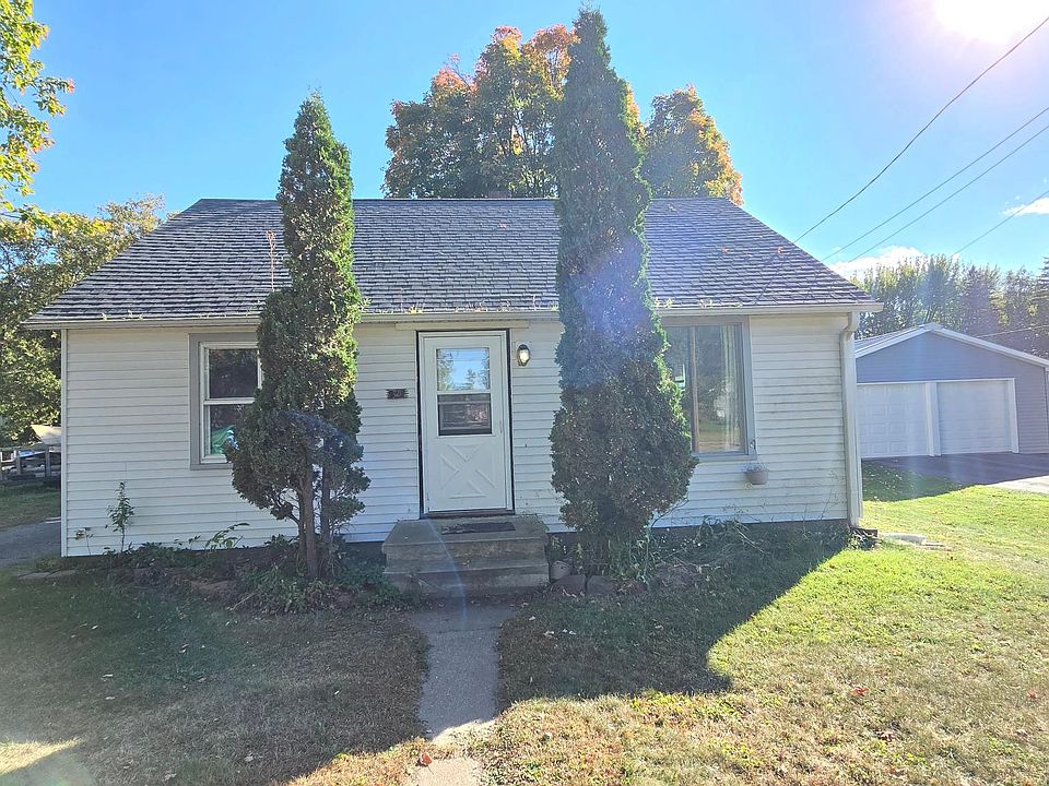 2nd image of 821 Spruce St