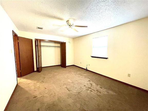 3rd image of 347 Woodland Dr
