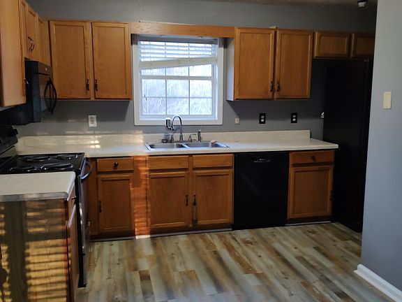 4th image of 2881 Williamson Dr