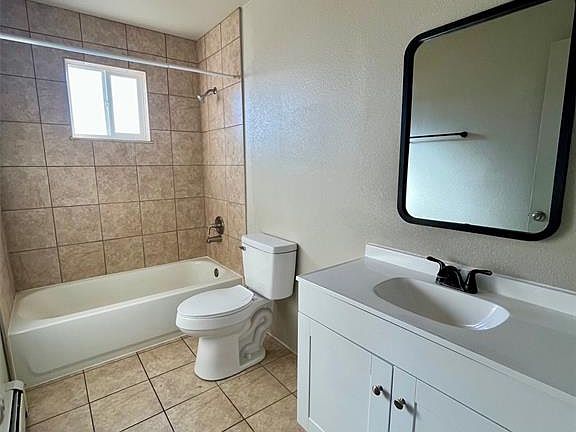 3rd image of 4370 Loomis Ave