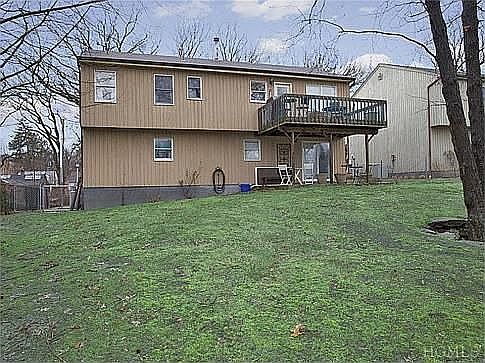 5th image of 122 Laurel Ave