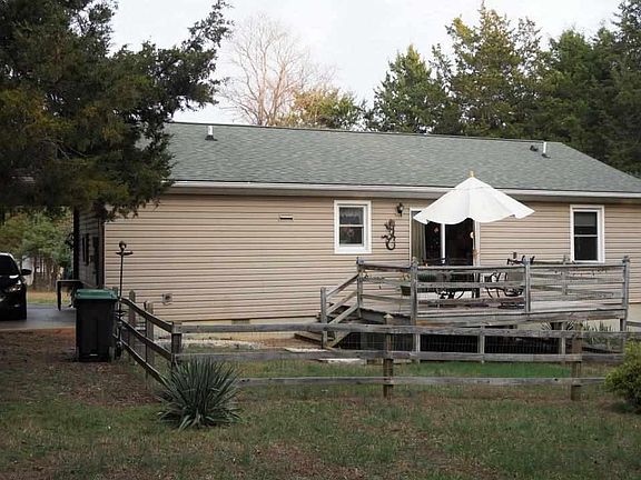 4th image of 345 Jefferson Dr