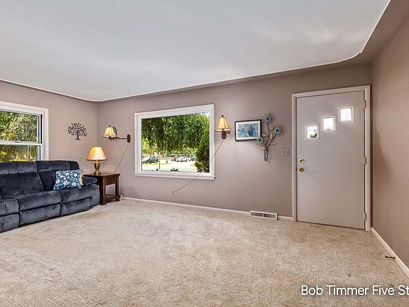 5th image of 1300 Bauer Rd