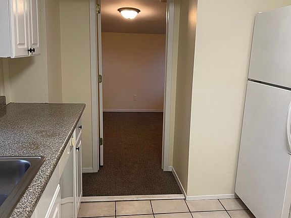 3rd image of 95 Wall St #2