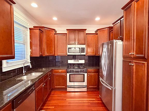 3rd image of 1079 Marietta Blvd NW Unit 12