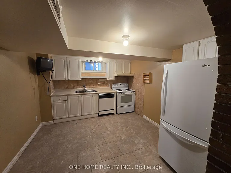 223 Elmwood Rd — Photo 25
