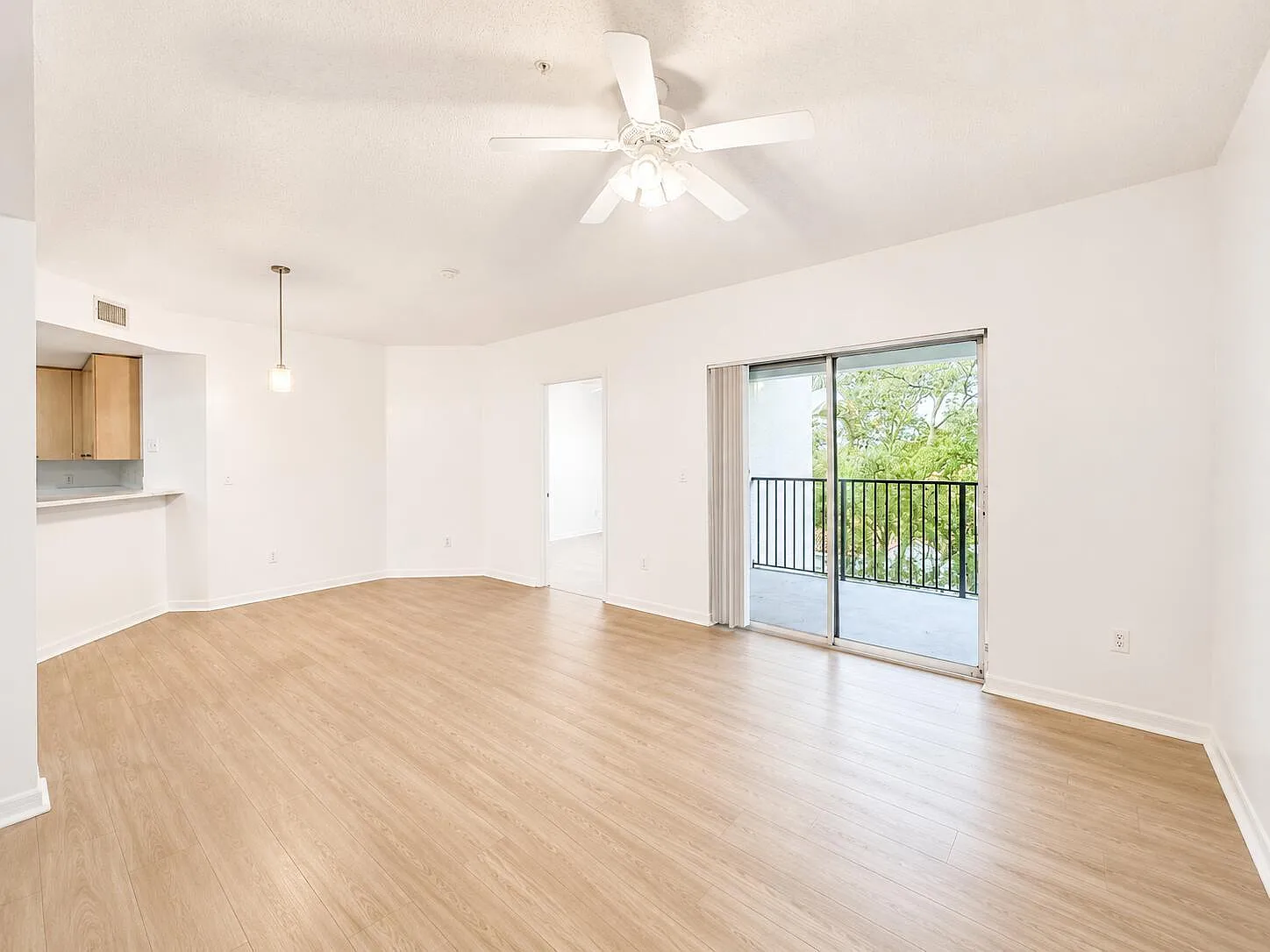 2 bed, 2.0 bath, 979 sqft, $2,295 — Photo 1