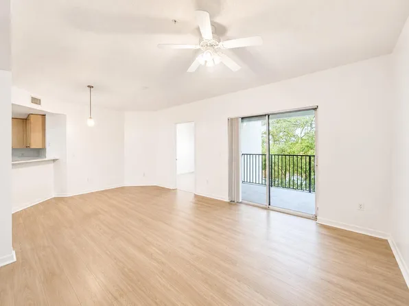 5056 Lantana Rd, Lake Worth, FL