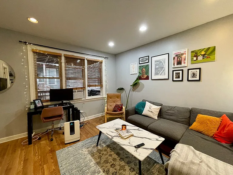 2552 N Southport Ave #1R — Photo 6