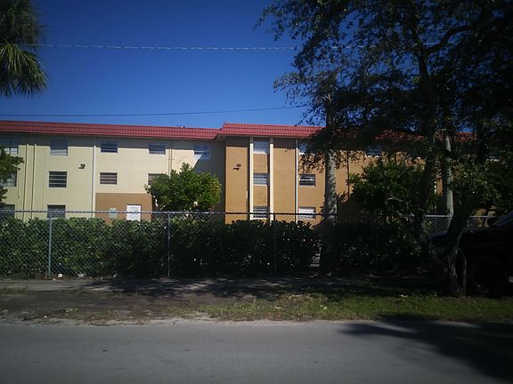 2nd image of 4655 Palm Ave APT 110
