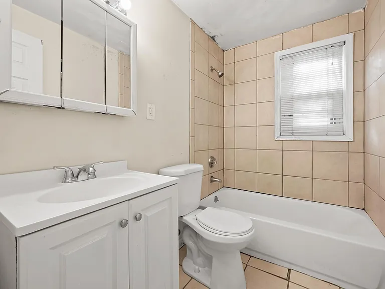 39 Charter Oak St #B — Photo 7
