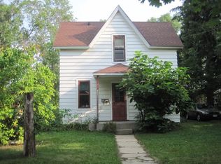 822 8th Ave, Baraboo, WI 53913