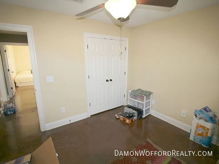 614 Oak Park Cir — Photo 21