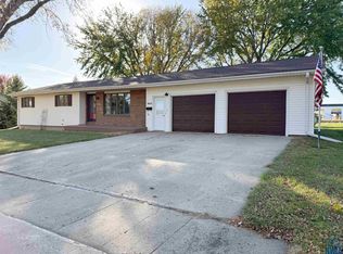 903 S Jansen St, Rock Rapids, IA 51246