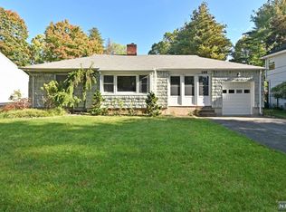 308 Calvin Ct, Wyckoff, NJ 07481