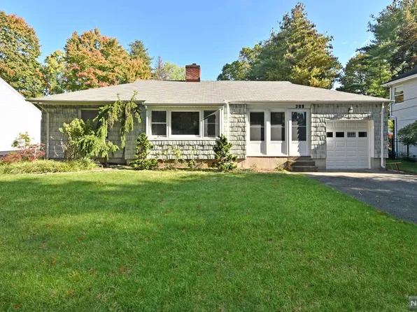 308 Calvin Ct, Wyckoff, NJ 07481