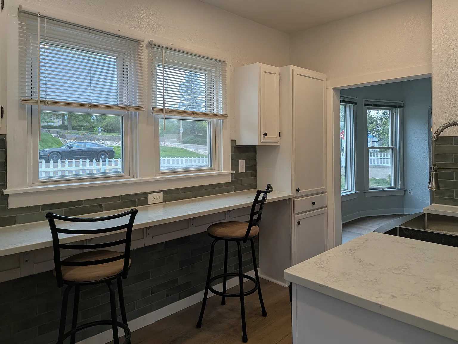 2 bed, 1.5 bath, 1100 sqft, $2,600 — Photo 2