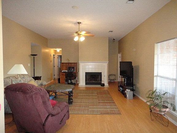 4th image of 5009 Joy Dr