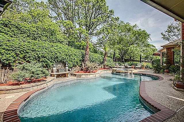 1st image of 345 Craig Cir