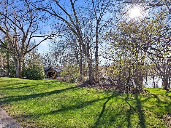 3rd image of 1734 Jefferson Road