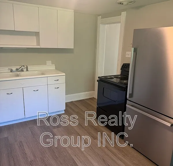 1418 Colburn St — Photo 3