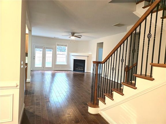 5th image of 3825 Seaton Dr