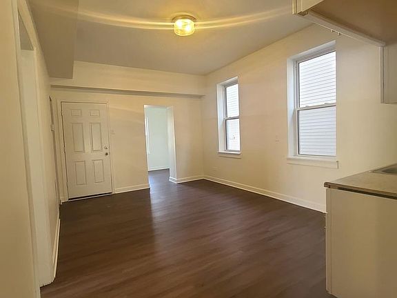 4th image of 5253 S Winchester Ave