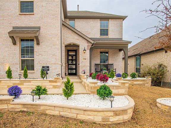 3rd image of 1700 Hydrangea Ln
