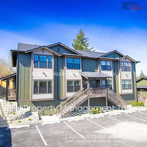 300 Larson St W Photo 1