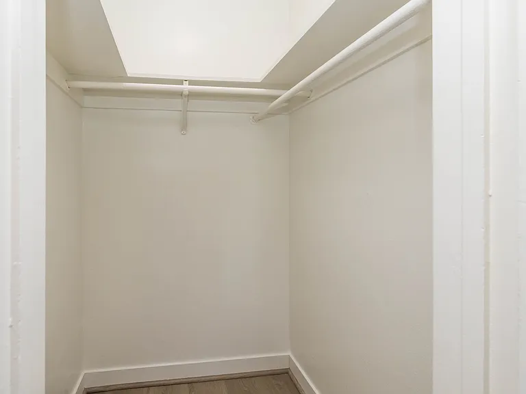429 Bellevue — Photo 4
