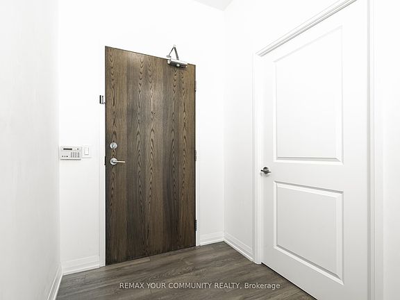5th image of 99 Eagle Rock Way #1012