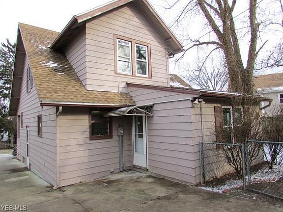 3rd image of 2460 Berk St