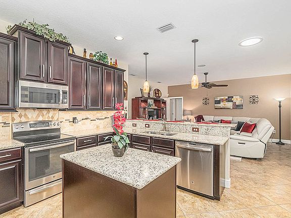 2nd image of 2382 Okalani St