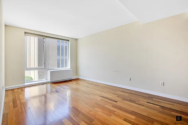 Rented by R New York | media 8
