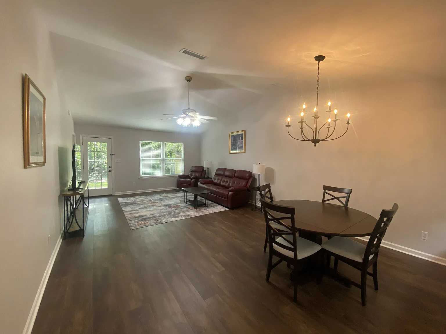 3 bed, 1260 sqft, $3,390 — Photo 4