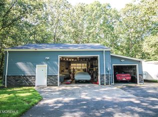 732 Monmouth Rd, Cream Ridge, NJ 08514