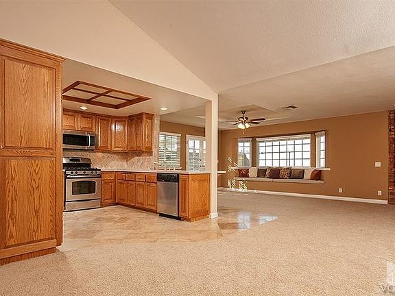 5th image of 840 W Greenbriar Ave